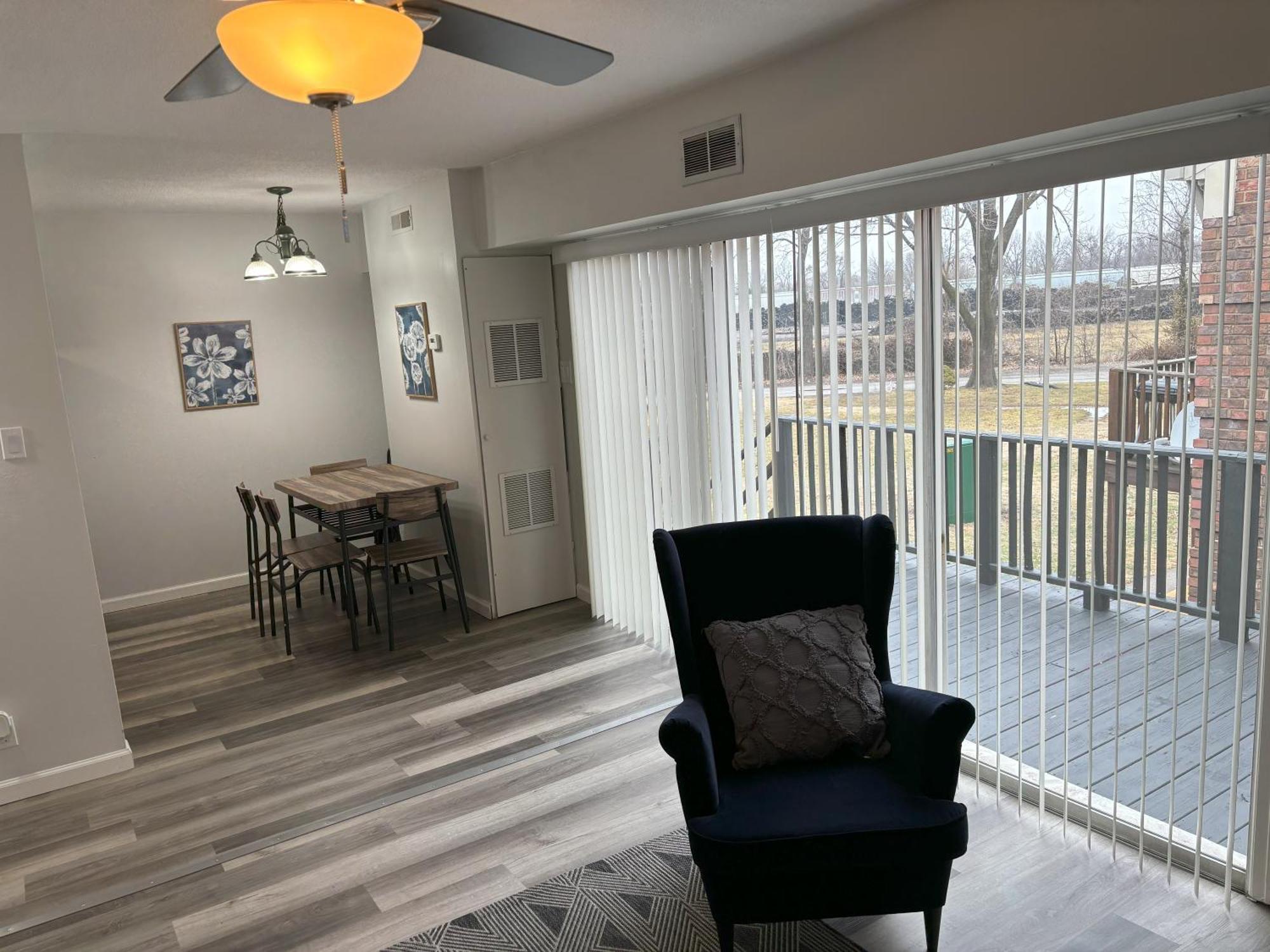Peaceful Park 2 Bedroom Remodeled Family Suite Granite City المظهر الخارجي الصورة