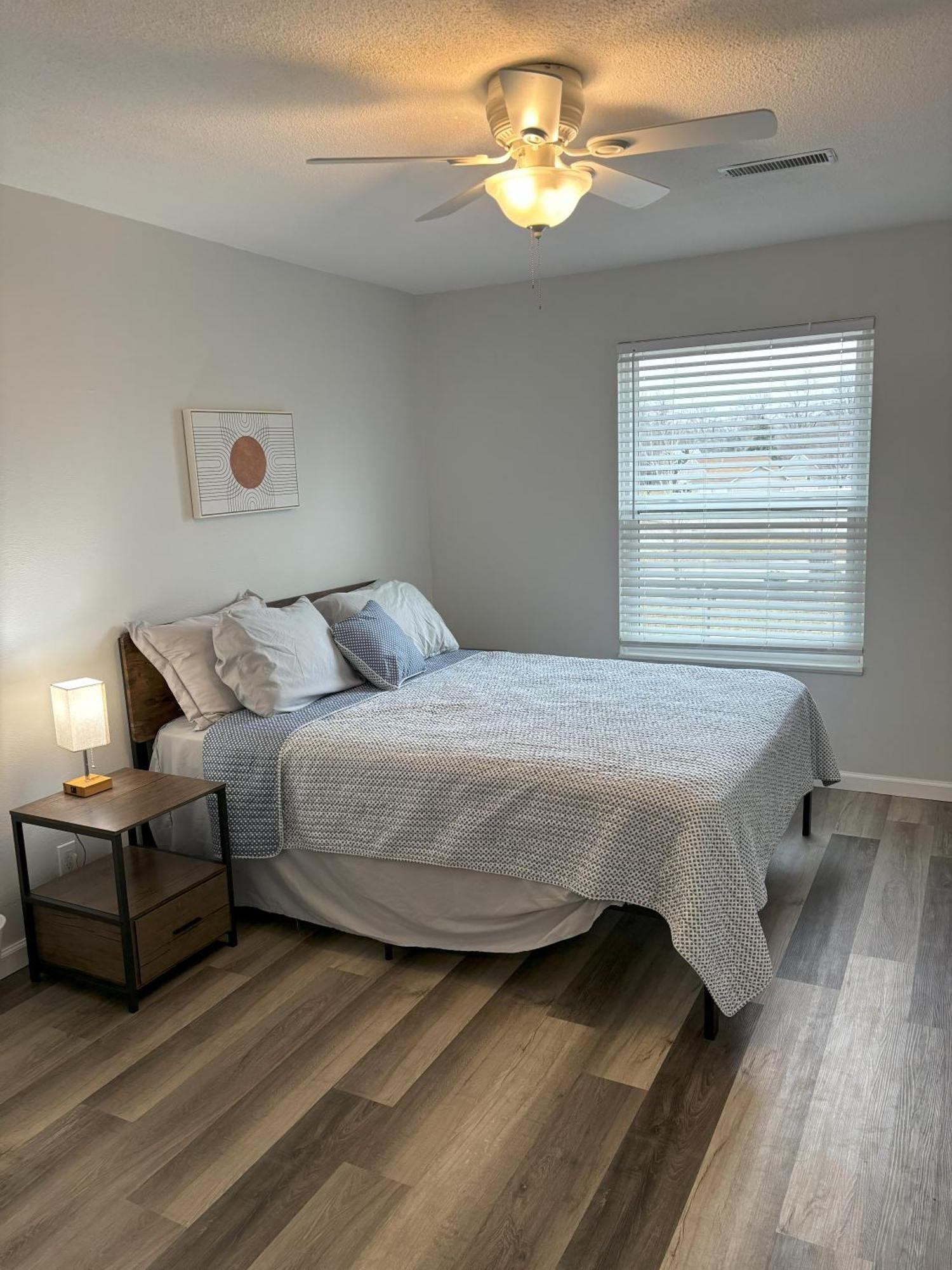 Peaceful Park 2 Bedroom Remodeled Family Suite Granite City المظهر الخارجي الصورة